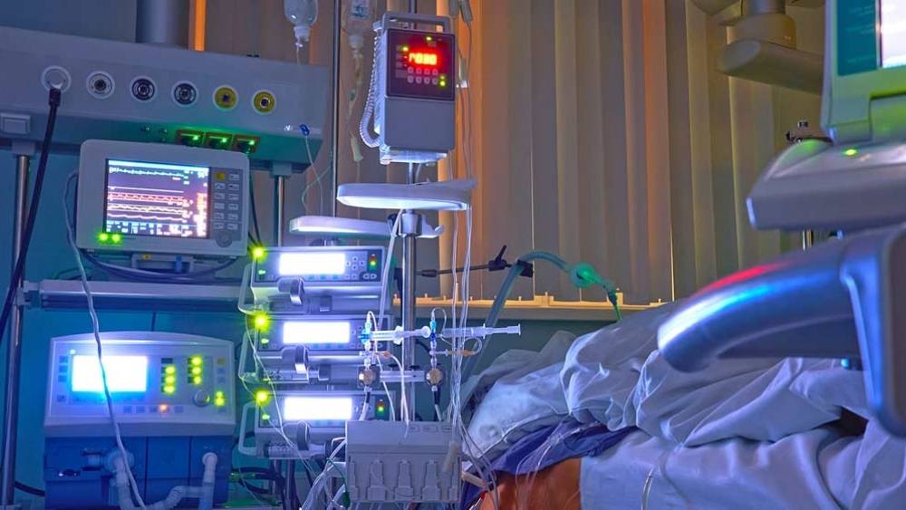Advanced ICU monitoring systems at Vasavi Hospitals ensuring accurate diagnosis and critical care.