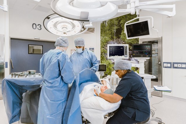 Anesthesiology team at Vasavi Hospitals Bangalore preparing a patient in the operation theatre