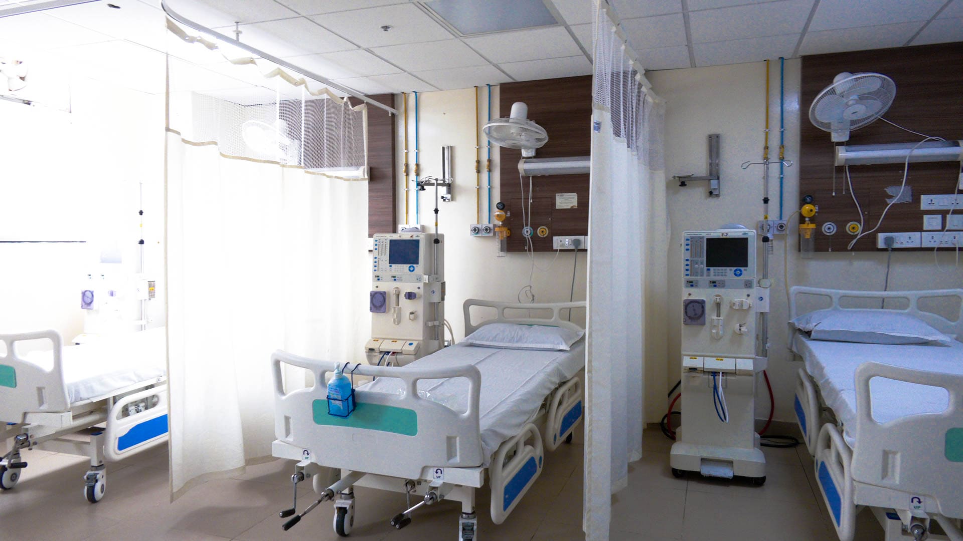 Advanced medical laser machine at Vasavi Hospitals Bangalore for precision treatment.