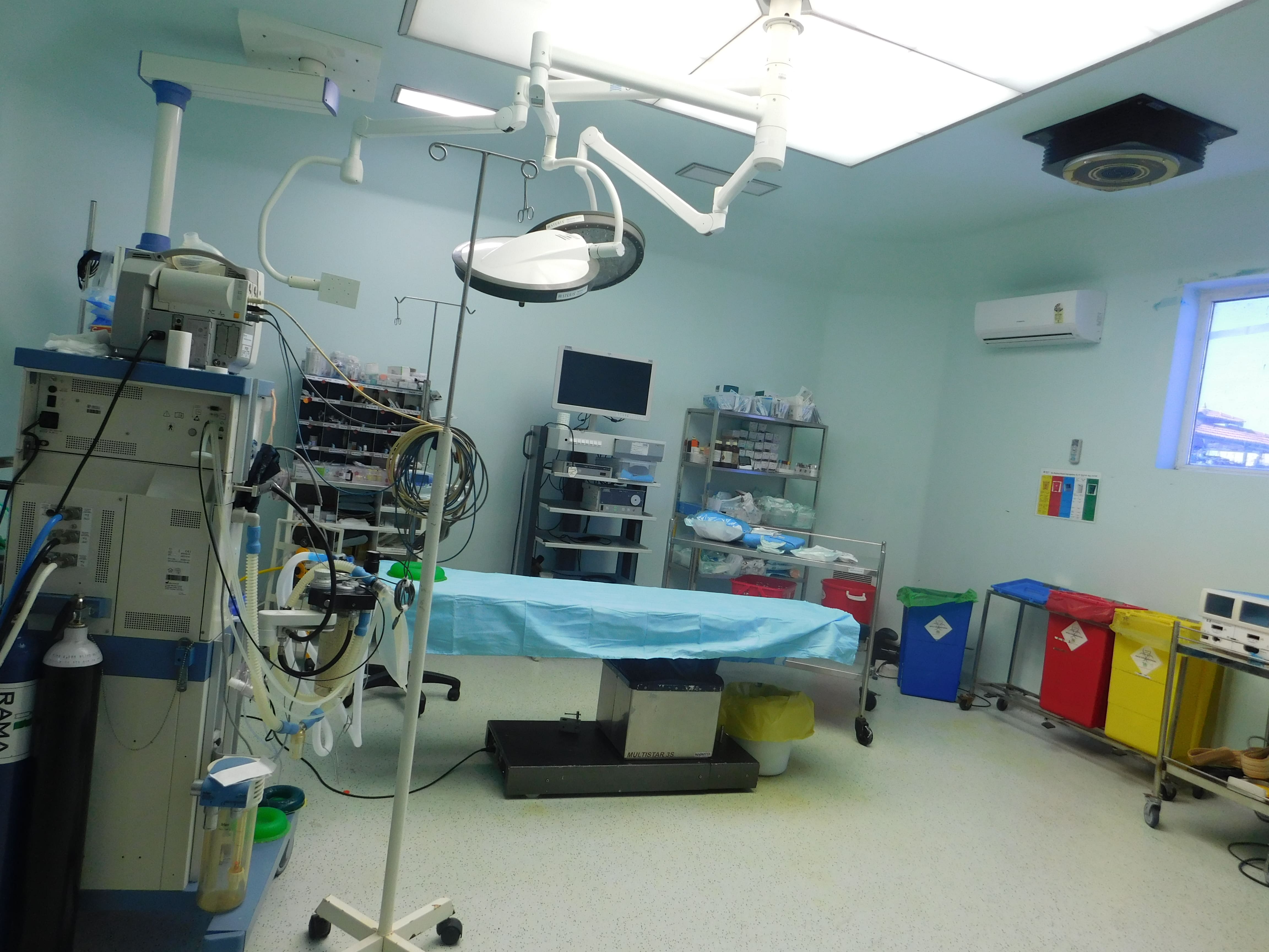 Well-equipped patient room at Vasavi Hospitals Bangalore with modern monitoring systems for safe recovery.